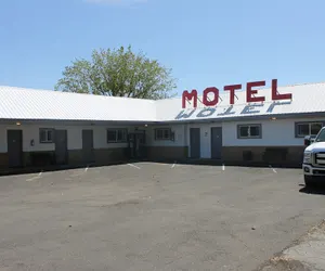 Photo 2 - Sprague Motel