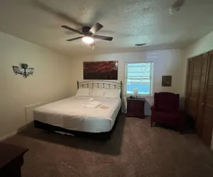 Photo 5 - Two bedroom House with fenced in yard, covered patio area, located at the Joplin Inn at the entrance to Mountain Harbor, just 1 1/2 miles from Lake Ouachita. by RedAwning