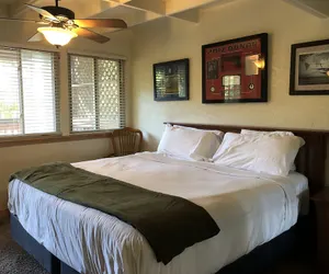 Photo 5 - Mountain Harbor Forest View Lodge cottage by RedAwning