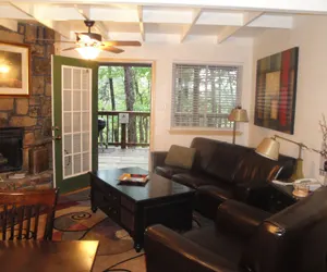 Photo 2 - Mountain Harbor Forest View Lodge cottage by RedAwning