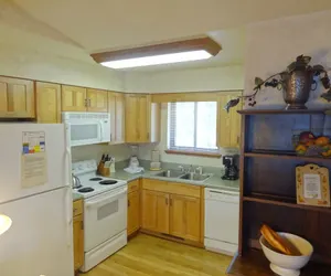 Photo 5 - Two bedroom, two bath, log-sided, luxury Harbor North cottage overlooking Lake Ouachita. by RedAwning