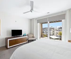 Photo 4 - The Pointe 344 2 Bedroom Condo by RedAwning