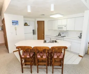Photo 5 - Seven Springs Stonegate 2 Bedroom Deluxe Condo, Ski-In/Out, Sleeps 8! by RedAwning - Save 10% on 3 Nights, 15% on 5 Nights!