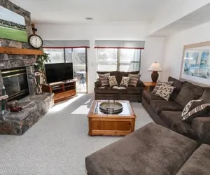 Photo 2 - Seven Springs Stonegate 2 Bedroom Deluxe Condo, Ski-In/Out, Sleeps 8! by RedAwning - Save 10% on 3 Nights, 15% on 5 Nights!