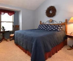 Photo 3 - Seven Springs 4 BR Premium Condo, Sleeps 9 by RedAwning - Save 10% on 3 Nights, 15% on 5 Nights!