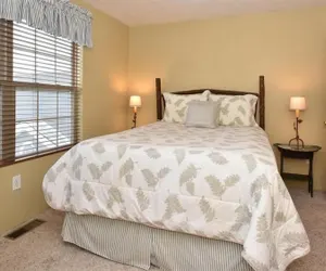 Photo 4 - Seven Springs 4 BR Premium Condo, Sleeps 9 by RedAwning - Save 10% on 3 Nights, 15% on 5 Nights!
