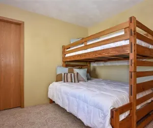 Photo 5 - Seven Springs 4 BR Premium Condo, Sleeps 9 by RedAwning - Save 10% on 3 Nights, 15% on 5 Nights!