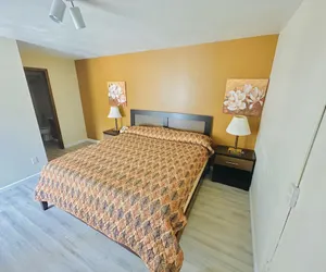 Photo 4 - LA VILLA MOTEL