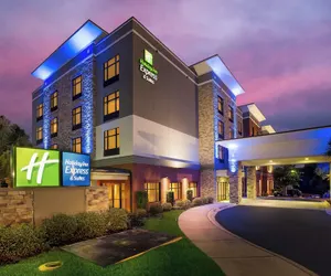 Photo 2 - Holiday Inn Express & Suites Lexington, an IHG Hotel