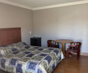 Photo 3 - Twenty-First Century Inn