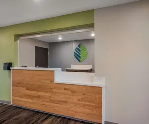 Photo 5 - Woodspring Suites Milwaukee - Menomonee Falls