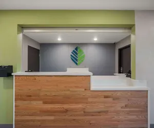 Photo 3 - Woodspring Suites Milwaukee - Menomonee Falls