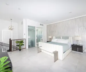 Photo 4 - Apartments at 100 Collins
