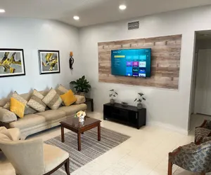 Photo 2 - Amazing & cozy Duplex near Zoo Miami