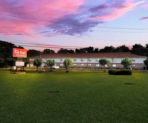 Photo 2 - Red Roof Inn & Suites Vineland - Buena