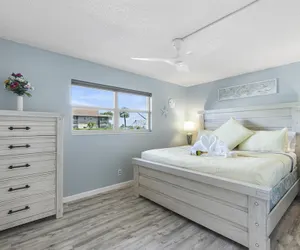 Photo 3 - Bald Eagle Dr 1152, A2 Marco Island Vacation Rental 2 Bedroom Condo by Redawning