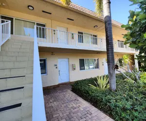 Photo 3 - Coco Palms Apartments By Lowkl