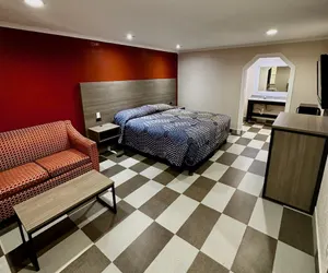 Photo 3 - Hollywood Inn