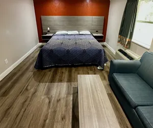 Photo 4 - Hollywood Inn