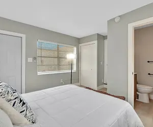 Photo 2 - 1BR Getaway by Dania & Hollywood Beach