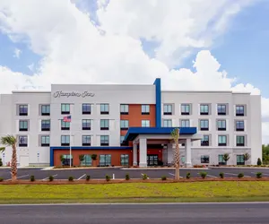 Photo 2 - Hampton Inn Marianna I-10