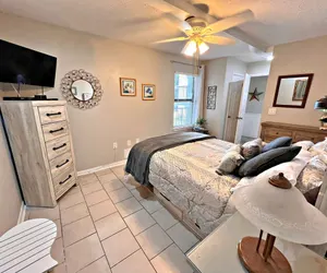 Photo 5 - Island Sunrise 165 2 Bedroom Condo by RedAwning