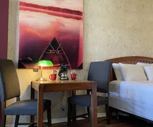 Photo 3 - Mountain Harbor Queen Guest Room on Lake Ouachita by RedAwning