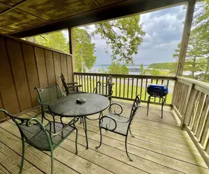 Photo 2 - Lake View Queen Guest Room With Two Queens, Sleeper Sofa And Patio Overlooking Lake Ouachita. 1 Bedroom Hotel Room by RedAwning