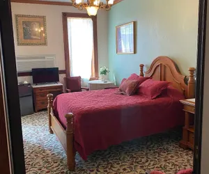 Photo 3 - Cambridge Inn on Main