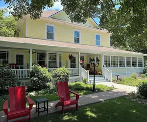 Photo 2 - Red Rocker Inn