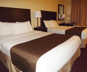 Photo 4 - River Edge Inn