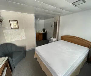 Photo 2 - Autrain Motel