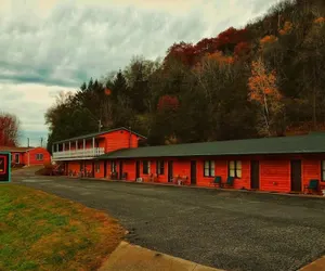 Photo 2 - Scenic Valley Motel