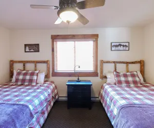 Photo 5 - Cozy Grand Lake Mountain View Lodge