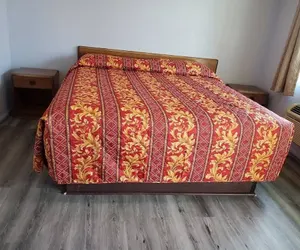 Photo 2 - Rose Motel