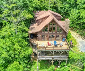Photo 3 - Luxe Cataloochee Cabin w/ Epic Mountain Views!