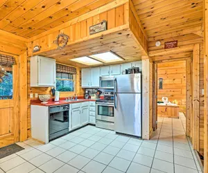 Photo 2 - 'grin N Bear It' Cabin w/ Hot Tub + Fire Pit!
