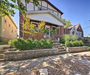 Photo 2 - Stylish St. Louis Retreat w/ Great Location!