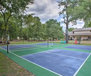 Photo 5 - Kingston Home w/ Pickleball: Steps to Lake Texoma!
