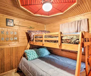 Photo 2 - Relaxing Hochatown Cabin w/ Deck & Hot Tub!