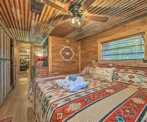 Photo 5 - Relaxing Hochatown Cabin w/ Deck & Hot Tub!