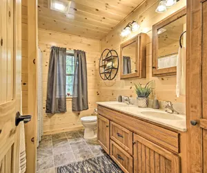 Photo 3 - Pet-friendly Lakeview Cabin w/ Hot Tub!