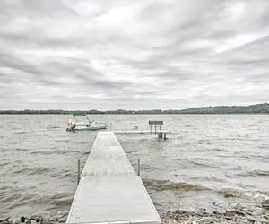 Photo 2 - Pet-friendly Lakeview Cabin w/ Hot Tub!