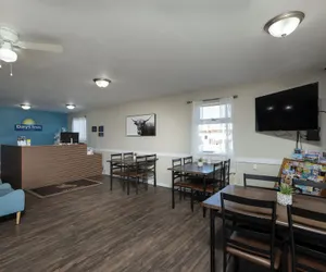 Photo 4 - Days Inn by Wyndham Wheatland