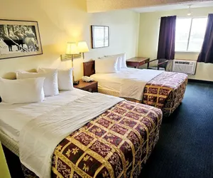 Photo 5 - Affordable Inns