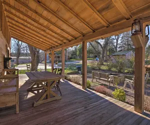 Photo 5 - Quiet Hollister Cabin: Walk to Lake Taneycomo