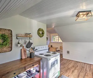 Photo 2 - Owls Nest Studio w/ Hot Tub: Hike Nearby!