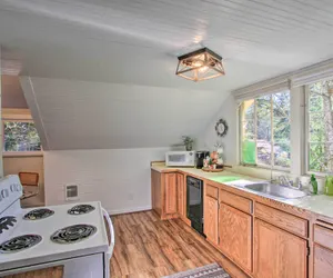 Photo 4 - Owls Nest Studio w/ Hot Tub: Hike Nearby!
