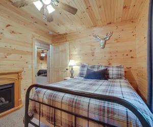 Photo 3 - Bryson's Hidden Valley Ranch - Quiet NC Cabin!