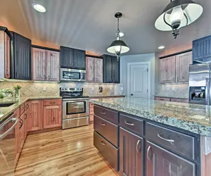 Photo 5 - Cabin w/ Beach Access, Sport Court, Hot Tub & View